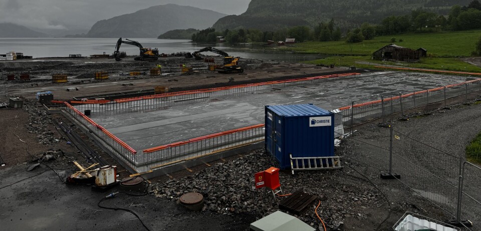 Construction is under way, as this image of the casting of the first foundation in Torjulvågen shows.