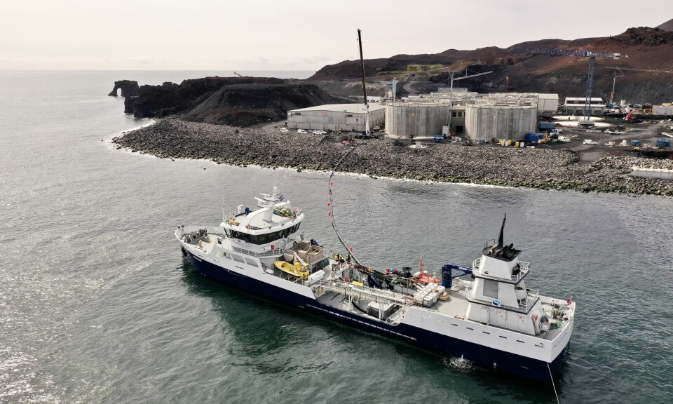 The post-smolts were pumped directly from the facility at Viðlagafjara to a wellboat for further transport.